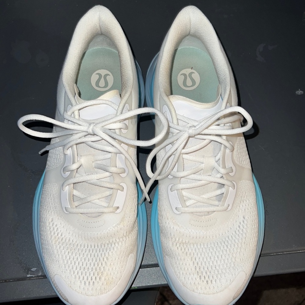 lululemon tennis shoes!!